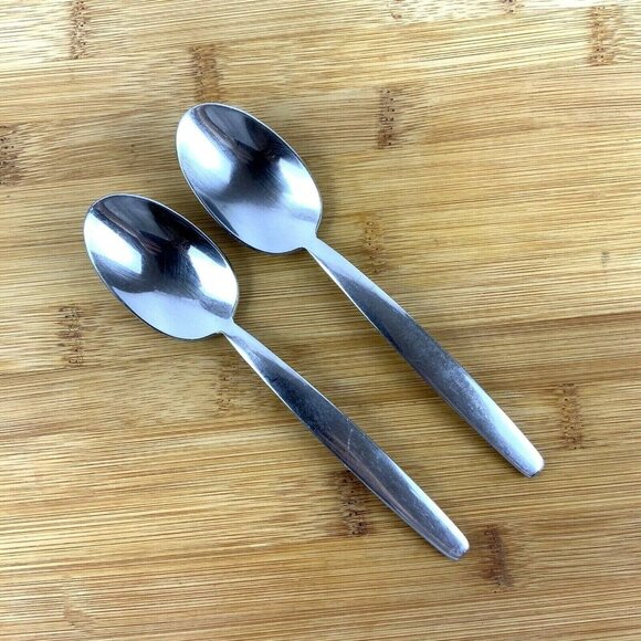 Oneida Leda Set of 2 Teaspoons 18/10 Stainless Steel 6 inch Durable Flatware - Picture 1 of 6